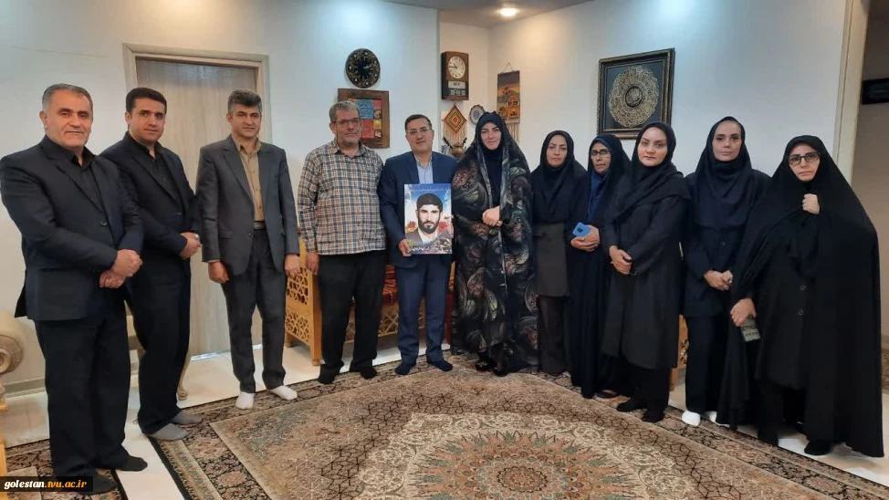 دیدار رئیس دانشگاه ملی مهارت واحد استانی گلستان با خانواده شهید مومنی مقدم به مناسبت هفته دفاع مقدس